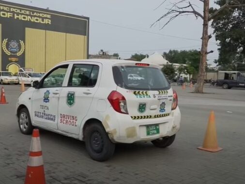 Traffic Police In Punjab Provide Advice For Passing Driving Test