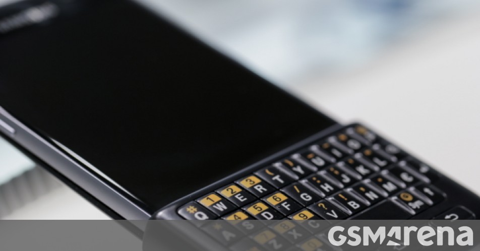 Samsung Attempted To Revive Hardware Qwerty With This Case: A