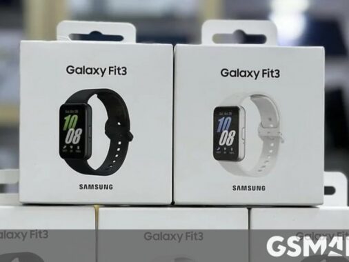 Samsung Galaxy Fit3 Seen At Retail Outlet, Pricing Disclosed