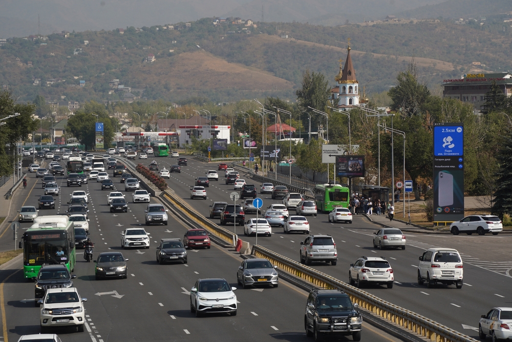 Restrictions Placed By Traffic Police On Entry Of Heavy Vehicles