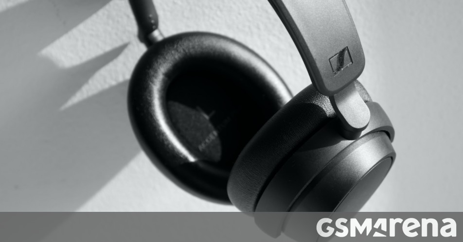 Review Of The Sennheiser Accentum Plus Wireless Headphones