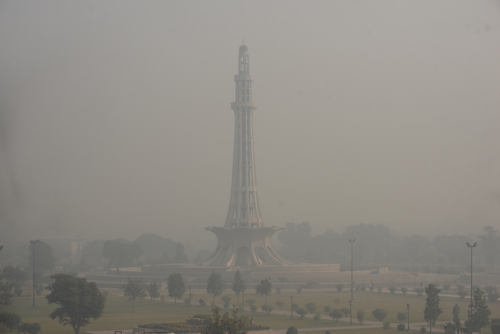 Lahore Restricts Entry Of Select Vehicles To Combat Smog