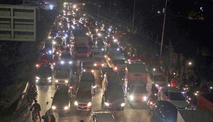 Traffic Chaos Continues In Karachi Due To protest