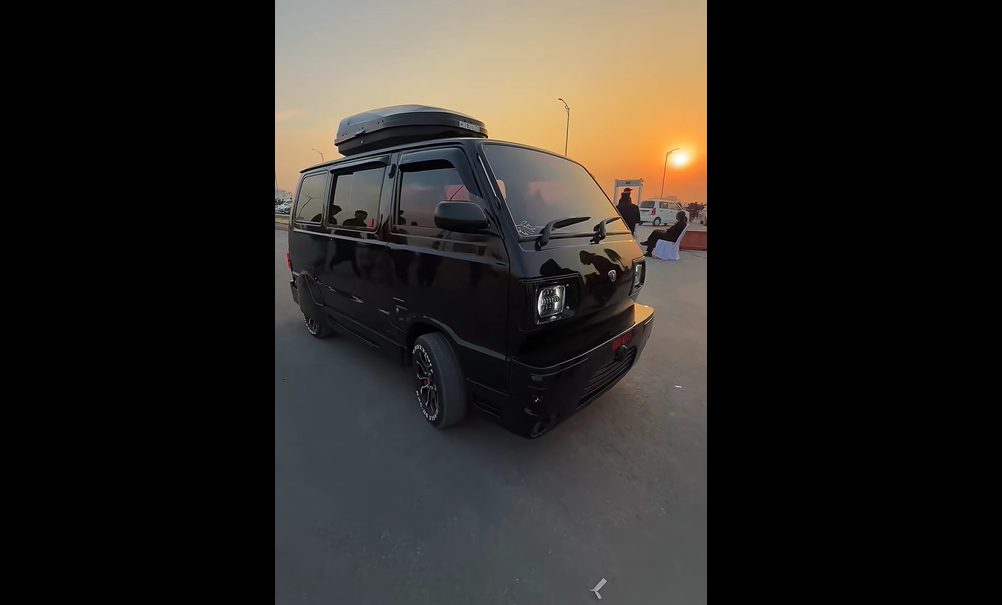 Video Black Modified Bolan Steals Pakwheels Peshawar Car Mela