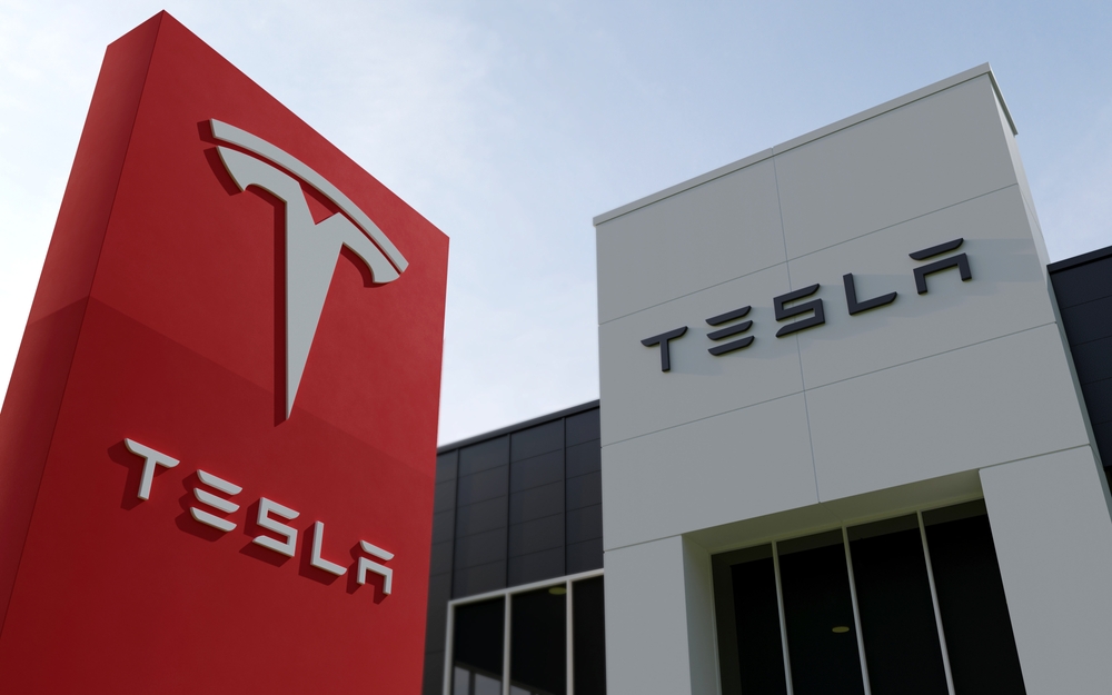 Tesla Experiences First Yearly Sales Drop Since 2014